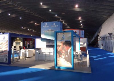 Diseño y construcción de stands por Silom Eventos